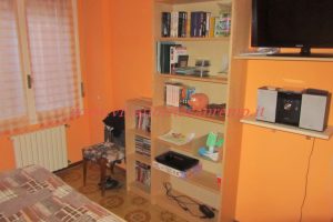 English Street Two Room – Image 16