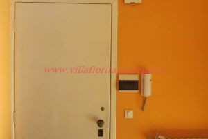 English Street Two Room – Image 23