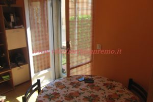 English Street Two Room – Image 6