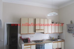 Four Rooms Apartment – V418 – Image 1