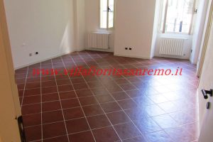Independent Flat – V166 – Image 1