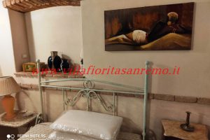 Studio Art – V238 – Image 22