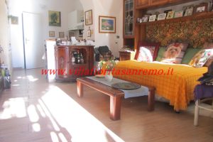 Studio Pigna – V156 – Image 1
